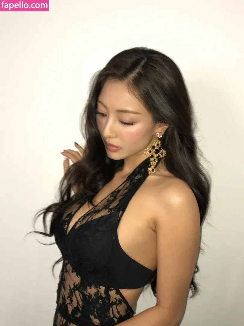 Jihyo Onlyfans Photo Gallery 