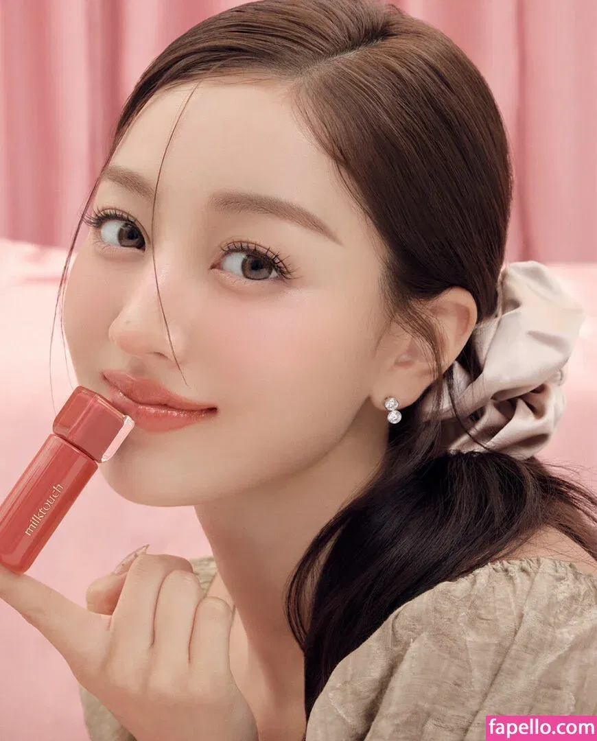 Jihyo Onlyfans Photo Gallery 