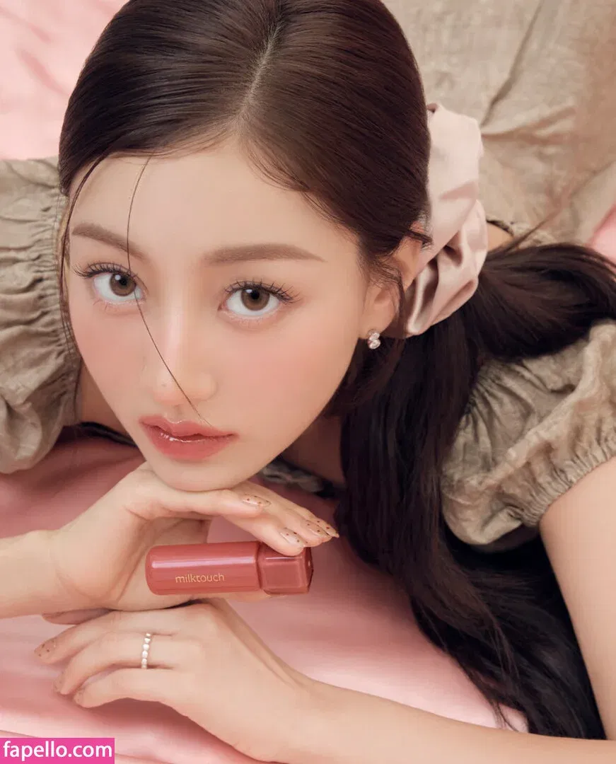 Jihyo Onlyfans Photo Gallery 