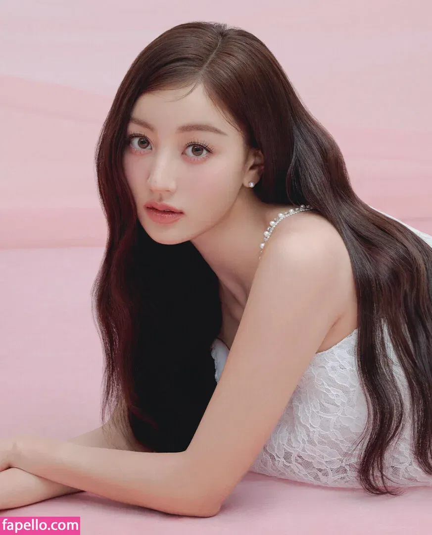 Jihyo Onlyfans Photo Gallery 