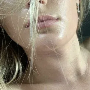 rosielovers21 Onlyfans Photo Gallery 