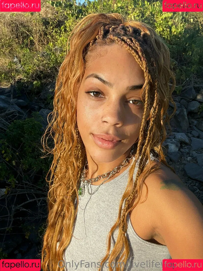 leahsade Onlyfans Photo Gallery 