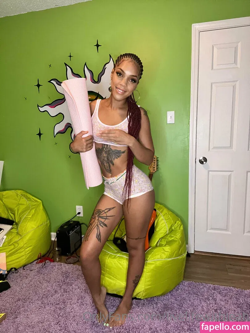 leahsade Onlyfans Photo Gallery 