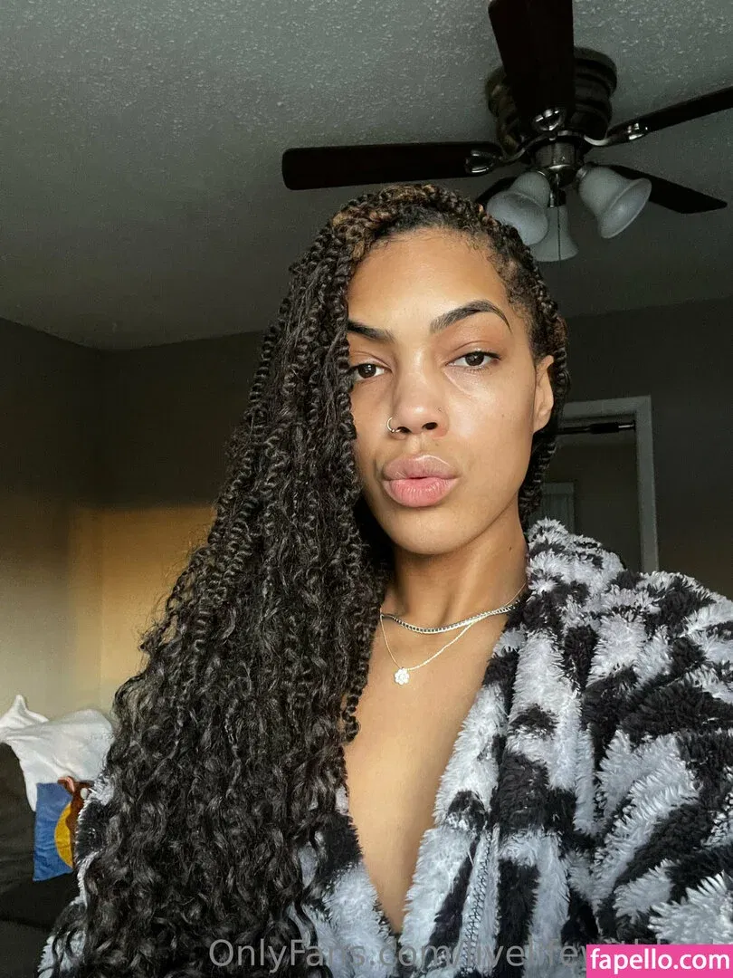 leahsade Onlyfans Photo Gallery 