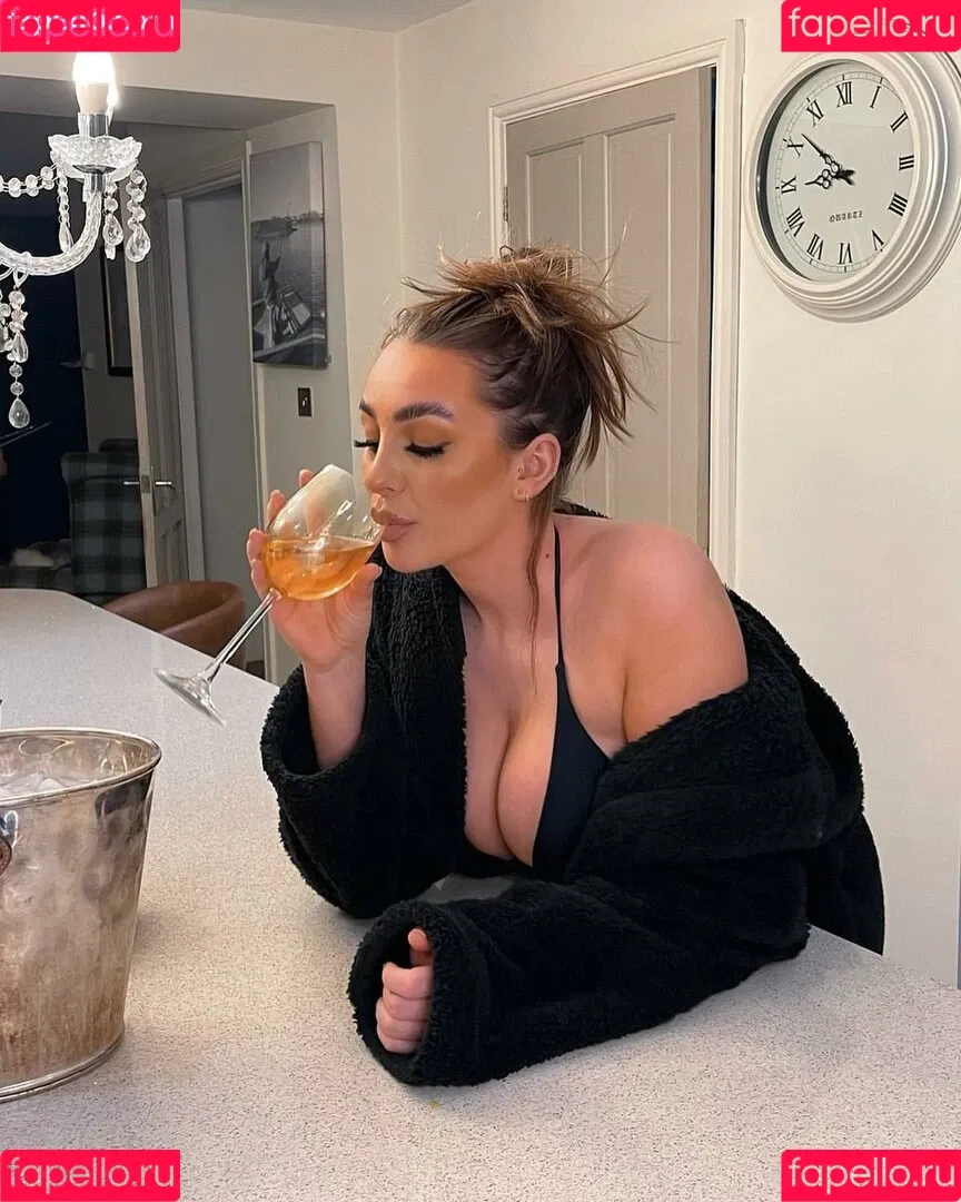 Danielle Tilly Wright Onlyfans Photo Gallery 