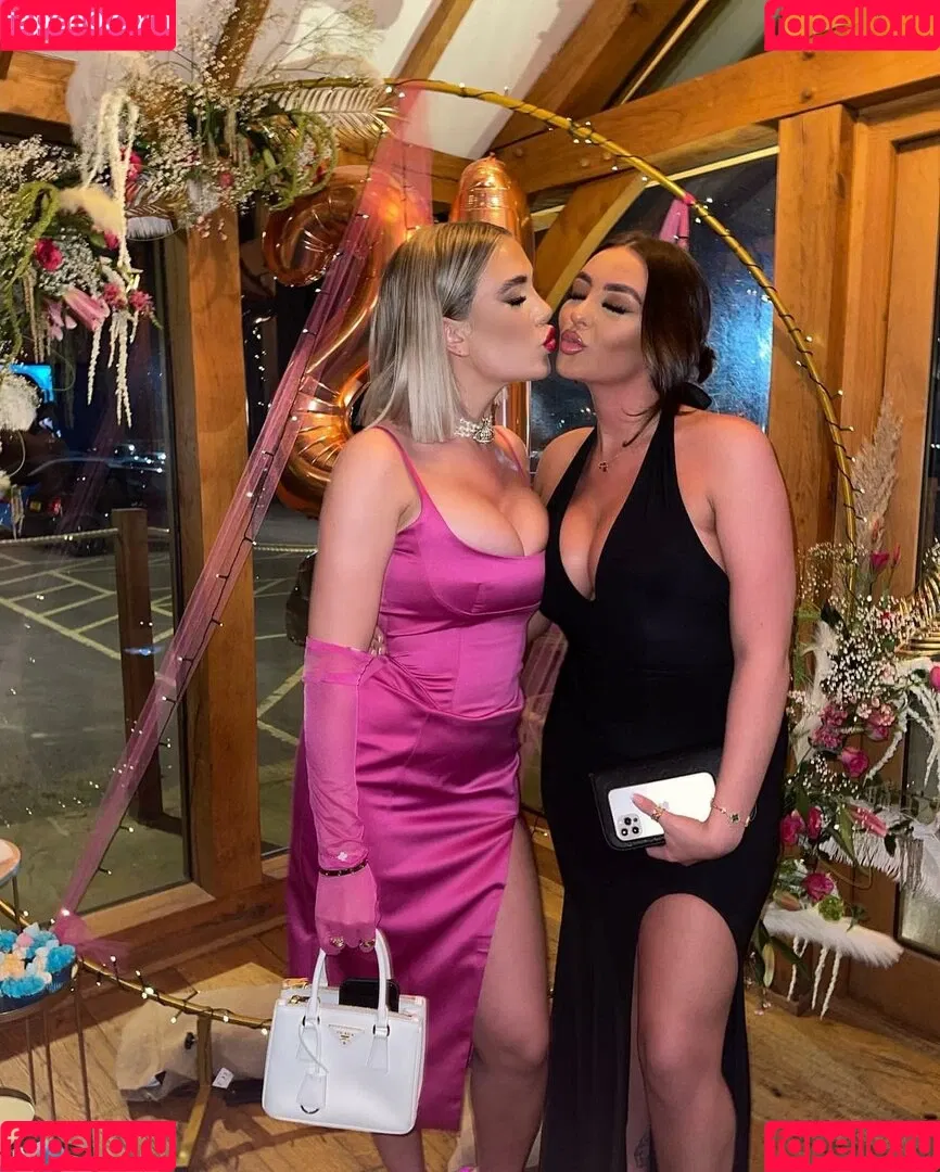 Danielle Tilly Wright Onlyfans Photo Gallery 