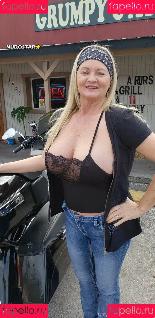 hotwifetara Onlyfans Photo Gallery 