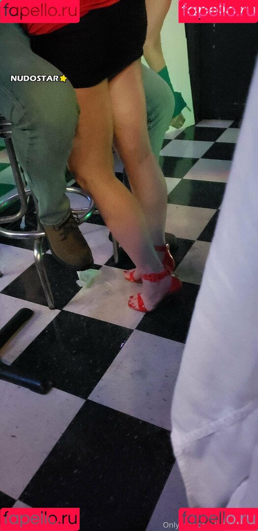 hotwifetara Onlyfans Photo Gallery 