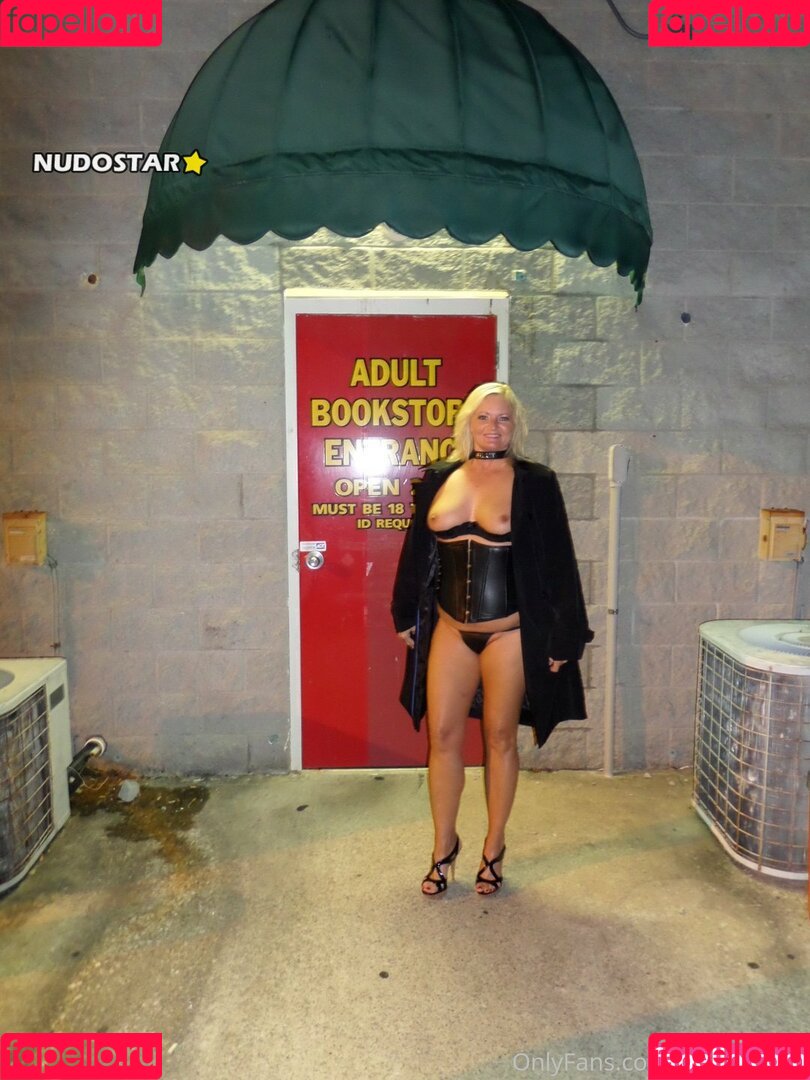 hotwifetara Onlyfans Photo Gallery 