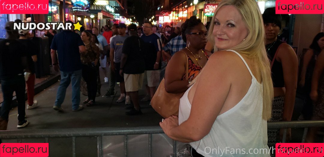 hotwifetara Onlyfans Photo Gallery 