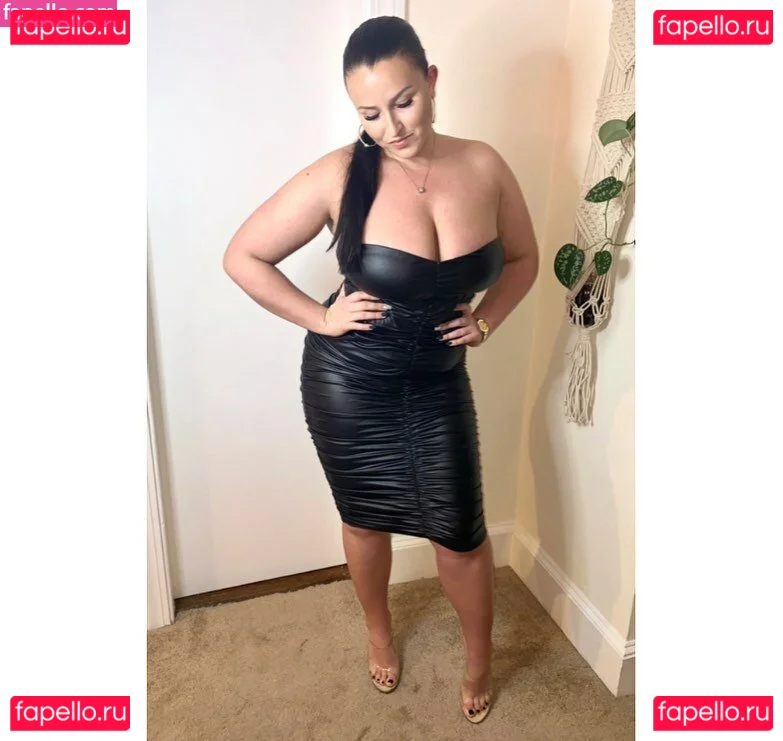 Lizzy Maguire Onlyfans Photo Gallery 