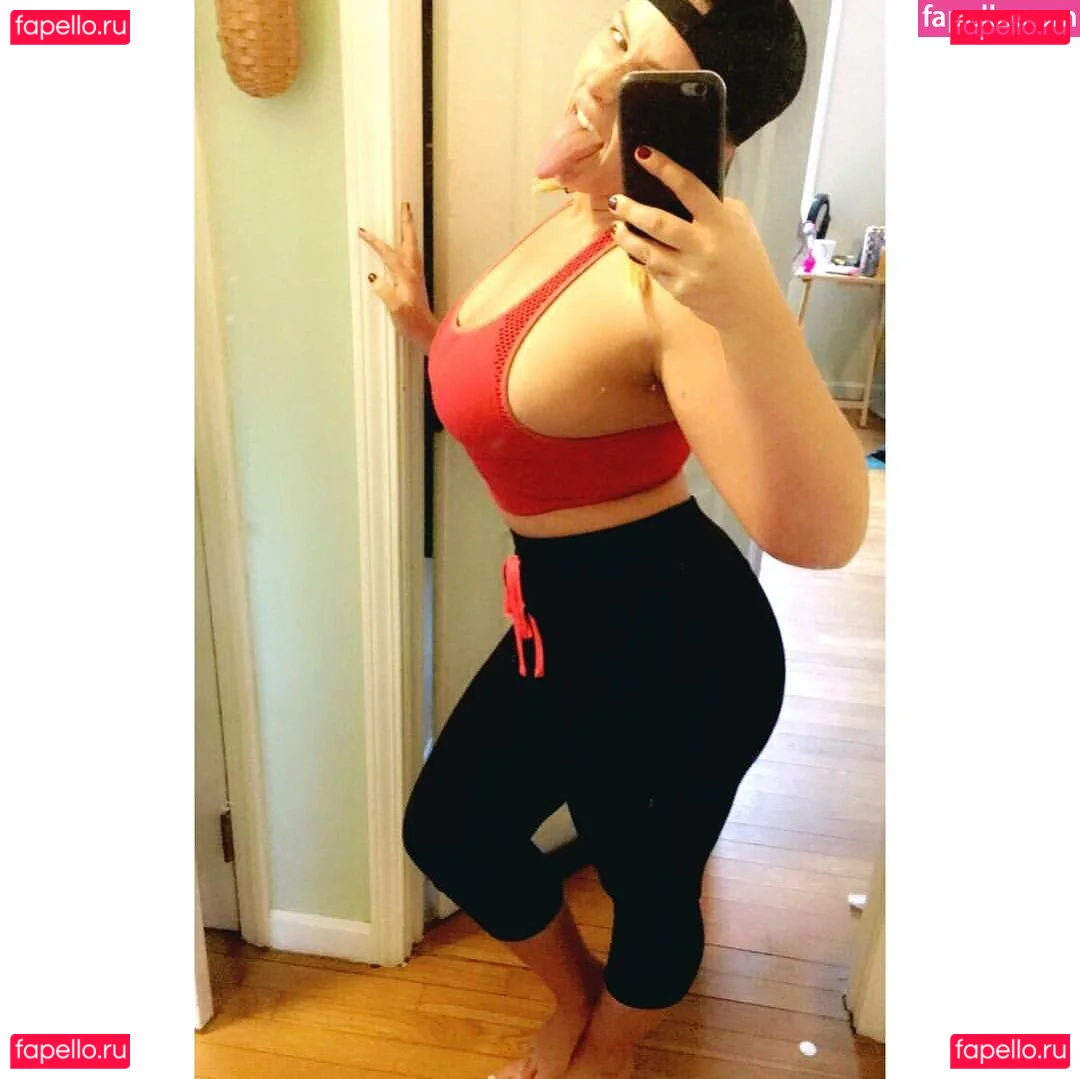 Lizzy Maguire Onlyfans Photo Gallery 