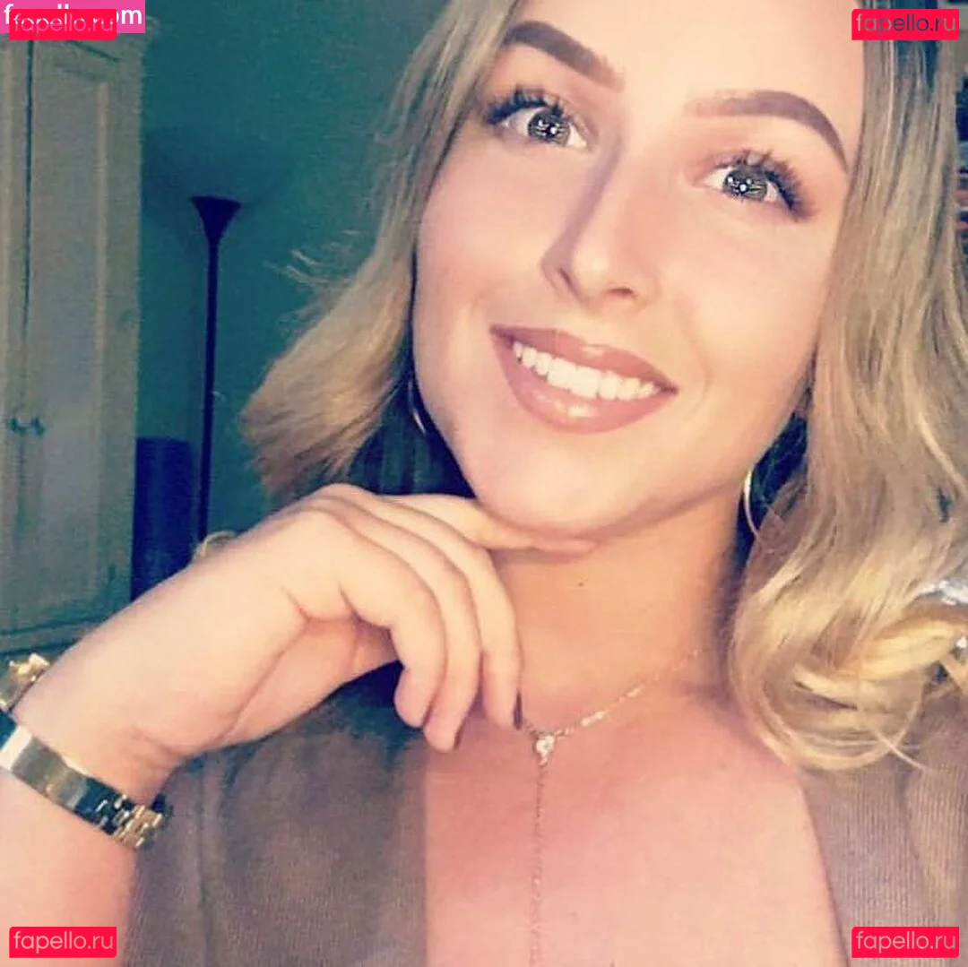 Lizzy Maguire Onlyfans Photo Gallery 