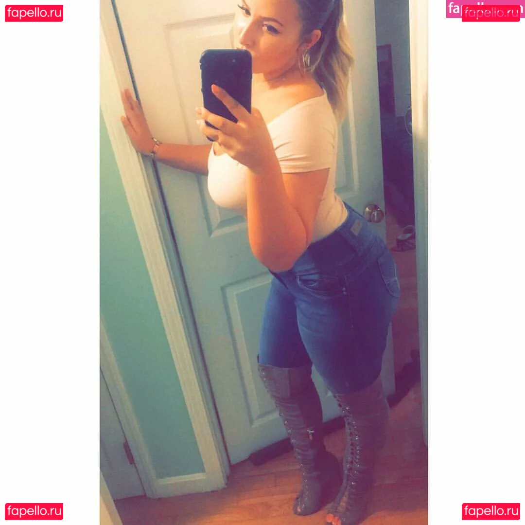 Lizzy Maguire Onlyfans Photo Gallery 