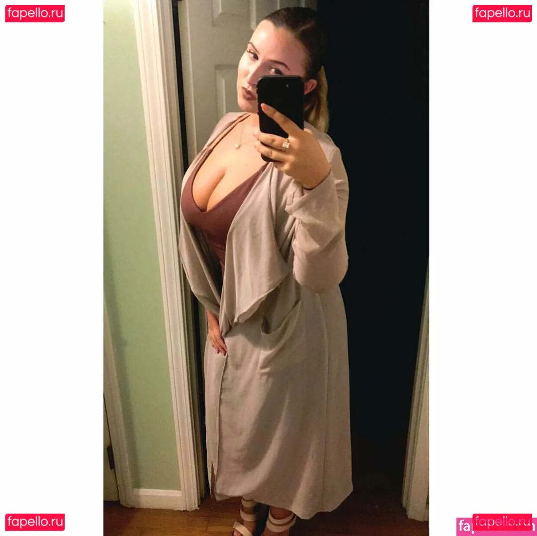 Lizzy Maguire Onlyfans Photo Gallery 