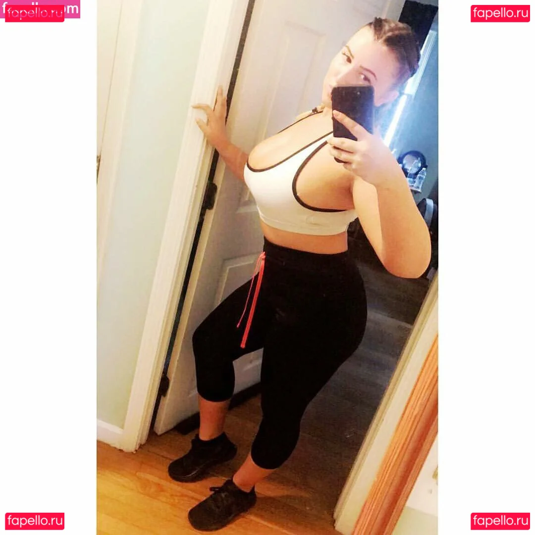 Lizzy Maguire Onlyfans Photo Gallery 