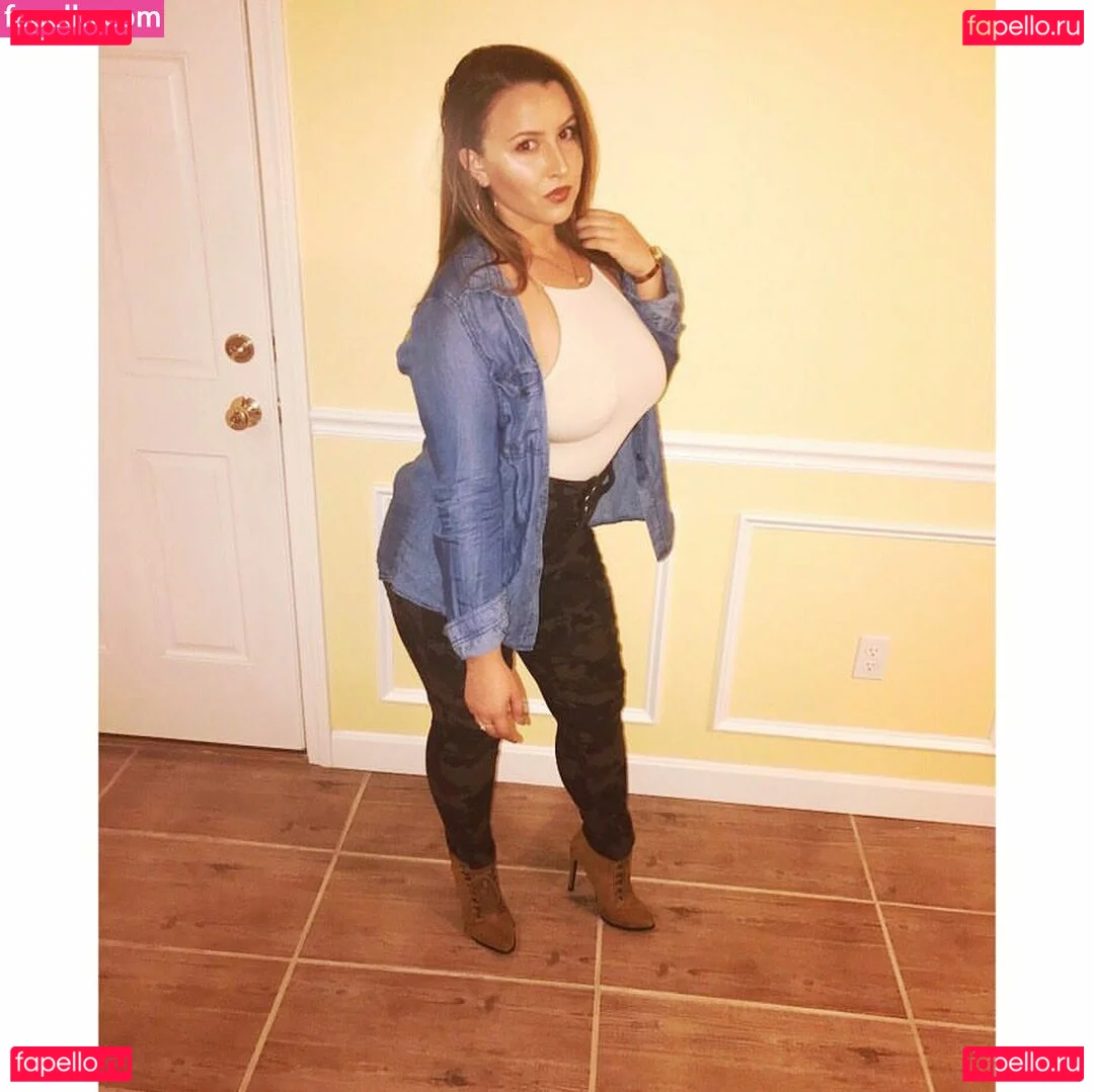 Lizzy Maguire Onlyfans Photo Gallery 