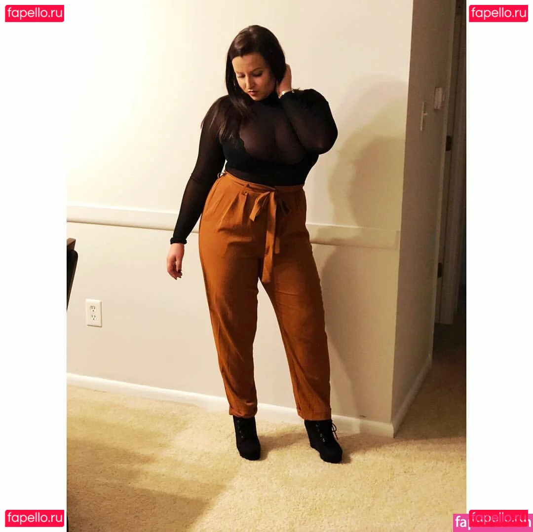 Lizzy Maguire Onlyfans Photo Gallery 