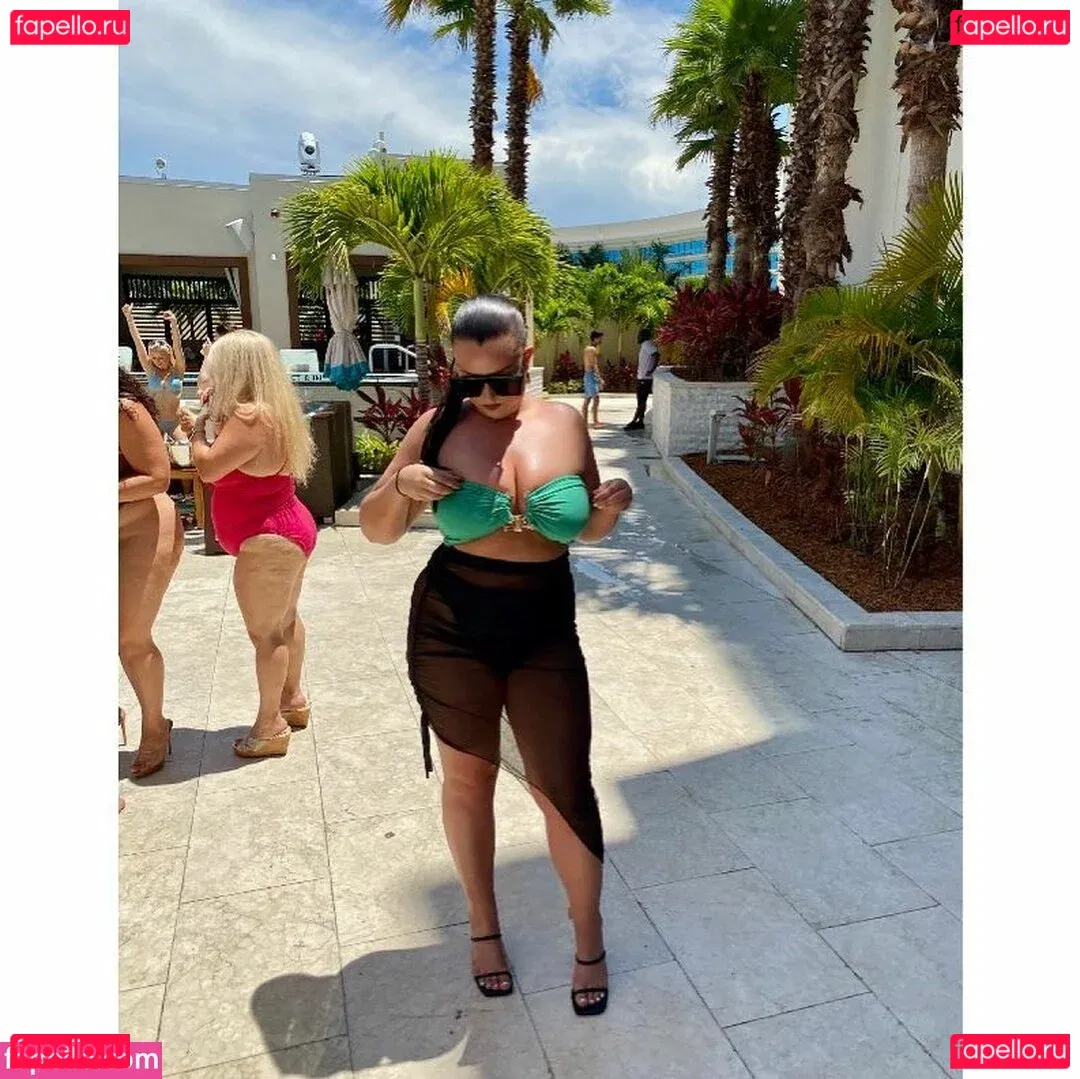 Lizzy Maguire Onlyfans Photo Gallery 