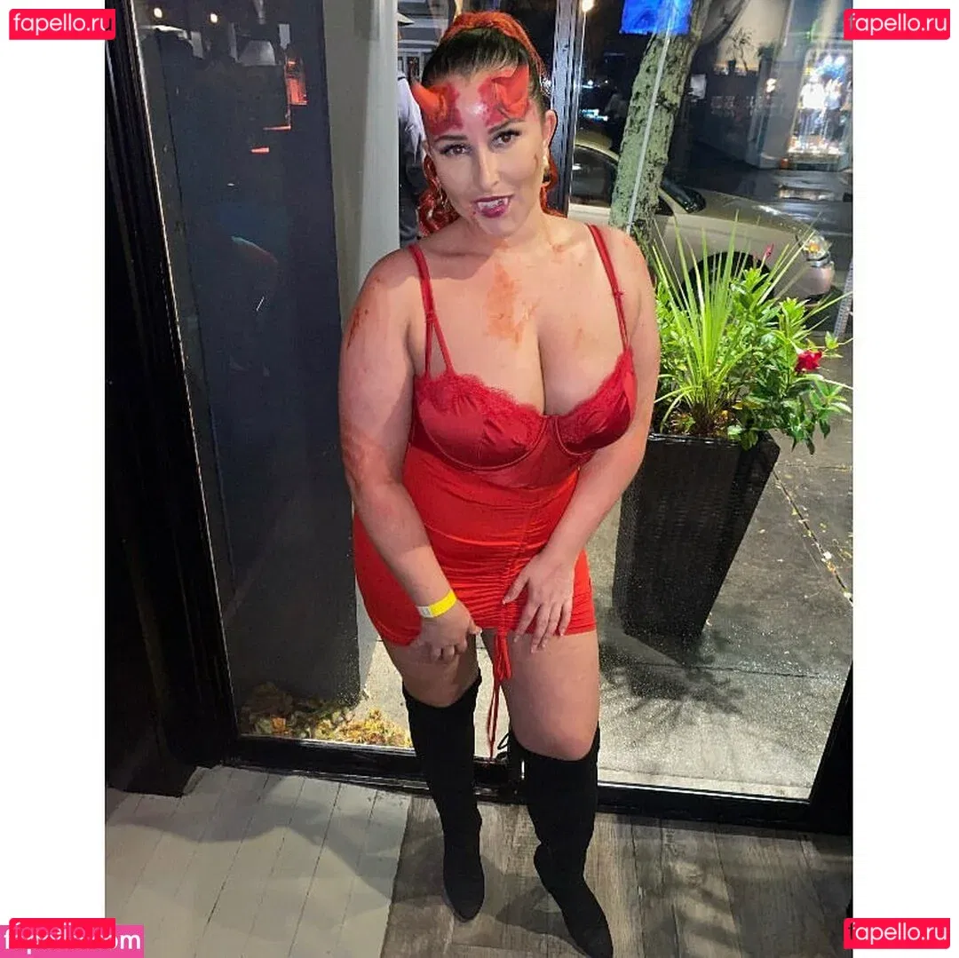 Lizzy Maguire Onlyfans Photo Gallery 