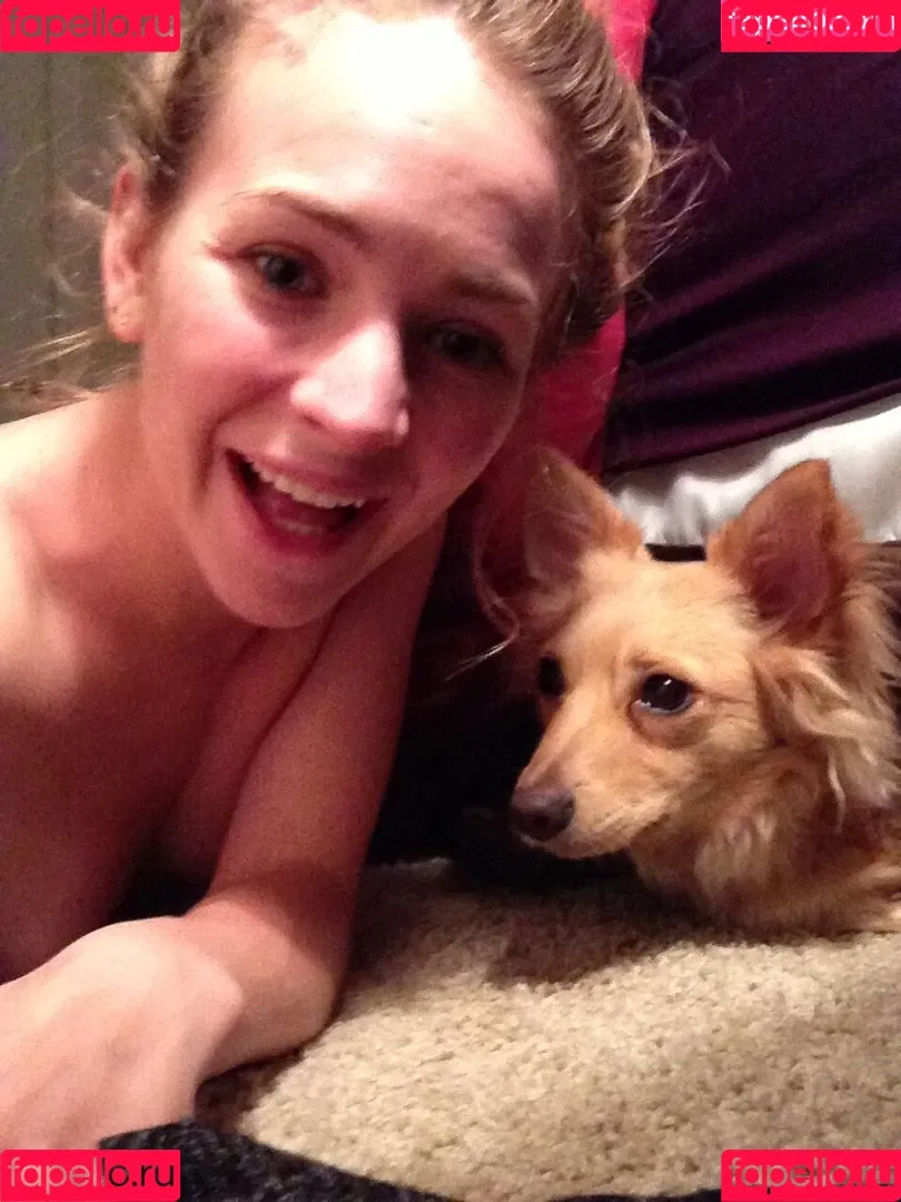 Britt Robertson Onlyfans Photo Gallery 