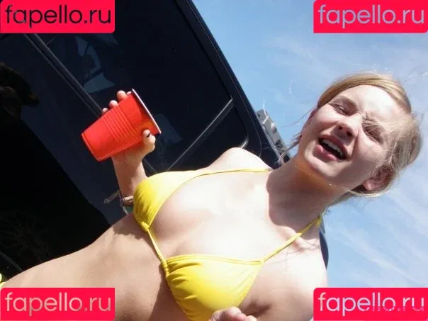 Britt Robertson Onlyfans Photo Gallery 