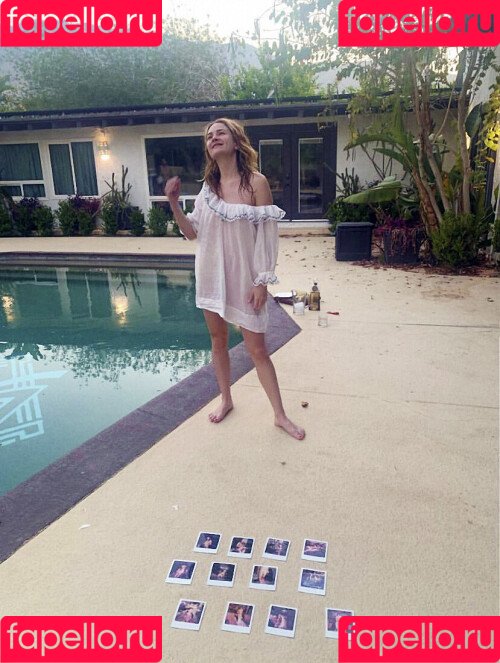 Britt Robertson Onlyfans Photo Gallery 