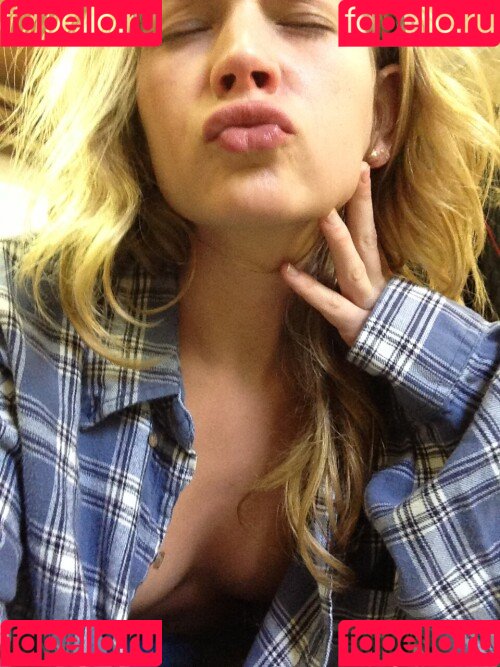 Britt Robertson Onlyfans Photo Gallery 