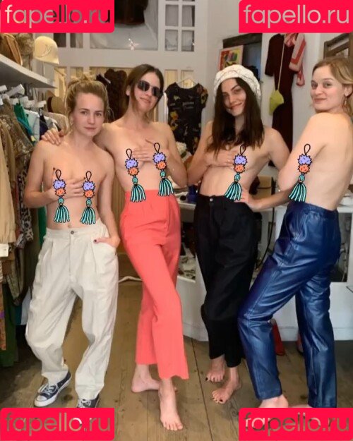 Britt Robertson Onlyfans Photo Gallery 