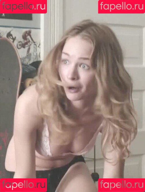 Britt Robertson Onlyfans Photo Gallery 