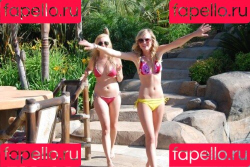 Britt Robertson Onlyfans Photo Gallery 