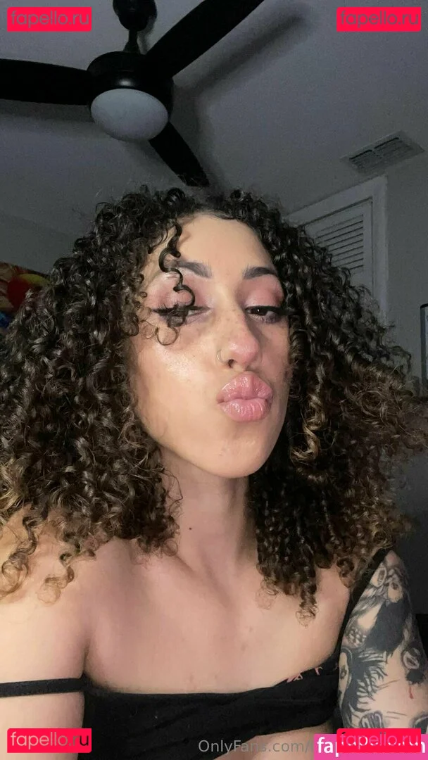 itsmekiraperez Onlyfans Photo Gallery 