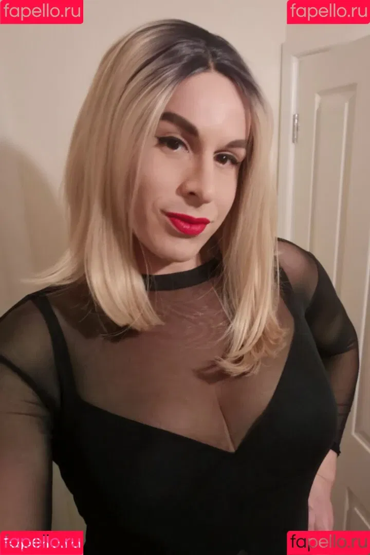 LiaLaRosa Onlyfans Photo Gallery 