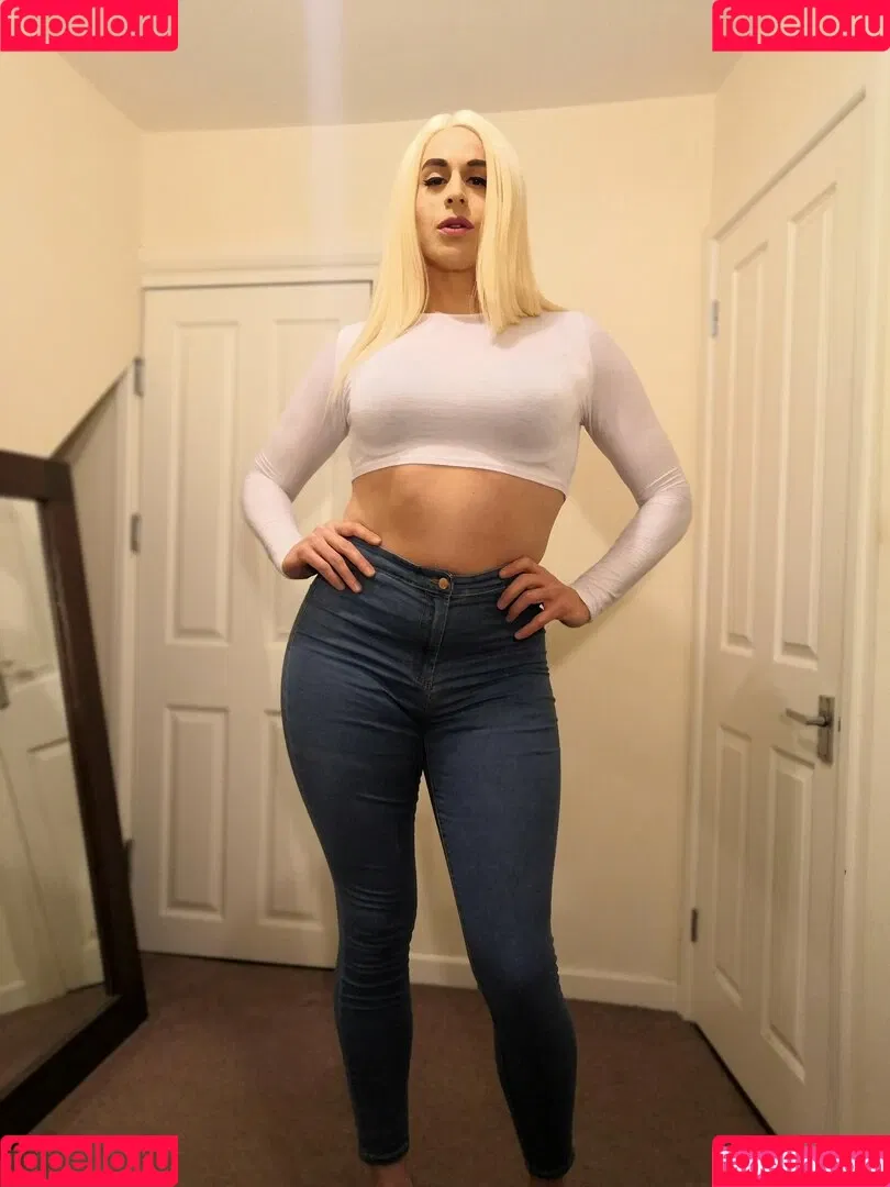 LiaLaRosa Onlyfans Photo Gallery 