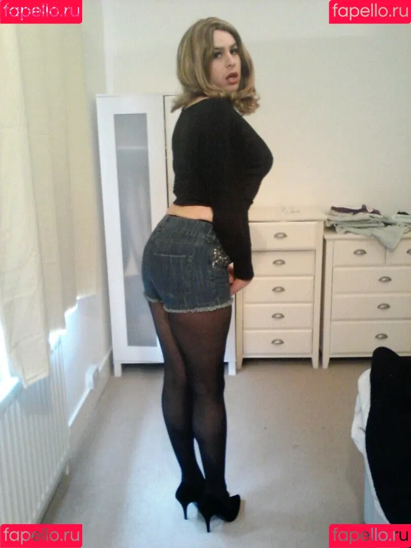 LiaLaRosa Onlyfans Photo Gallery 