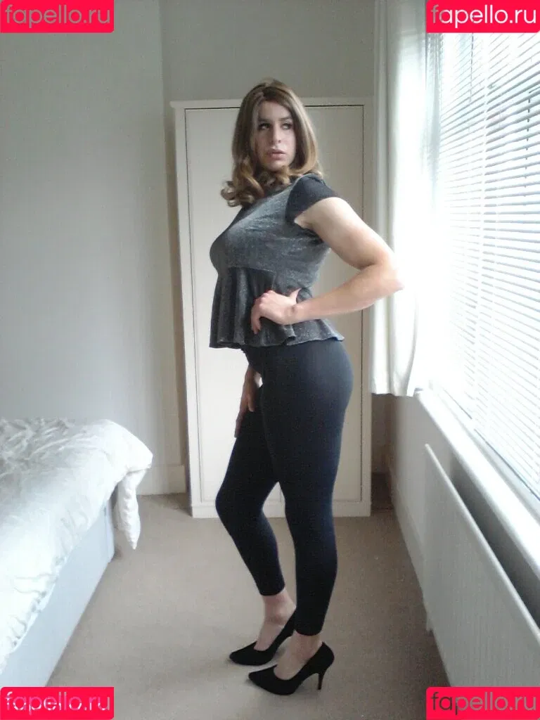 LiaLaRosa Onlyfans Photo Gallery 