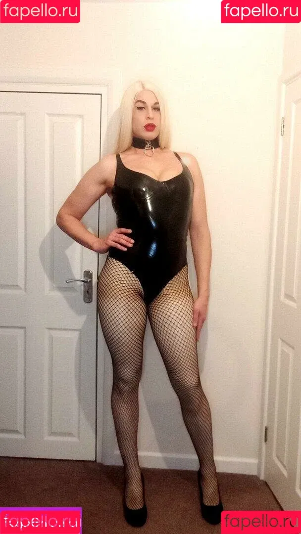 LiaLaRosa Onlyfans Photo Gallery 