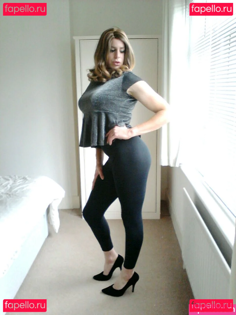 LiaLaRosa Onlyfans Photo Gallery 