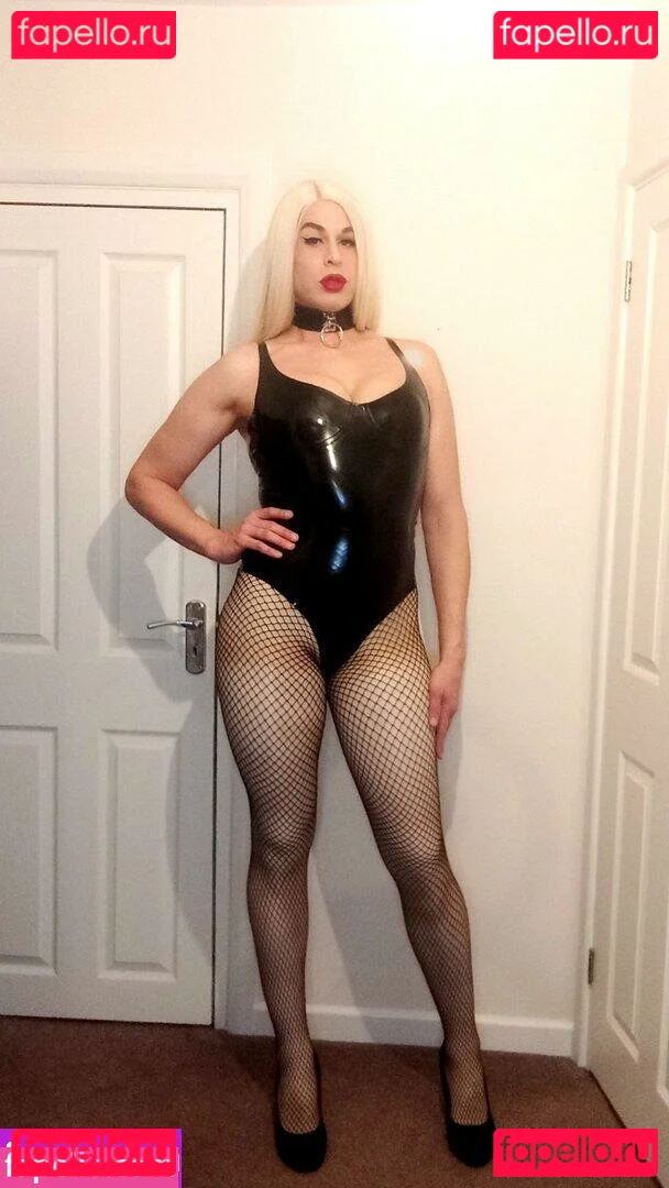 LiaLaRosa Onlyfans Photo Gallery 