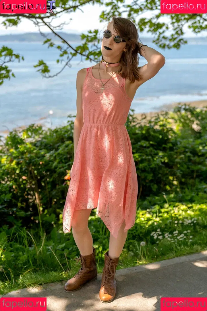 April Gillespie Onlyfans Photo Gallery 