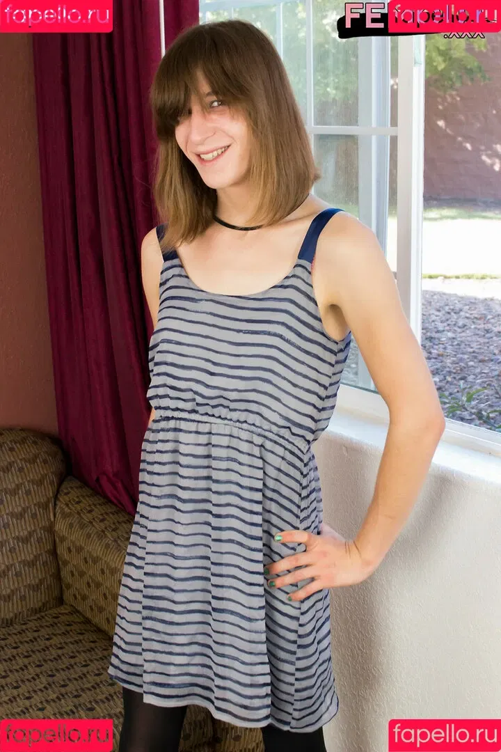 April Gillespie Onlyfans Photo Gallery 
