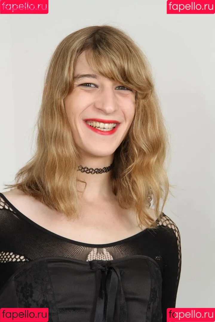 April Gillespie Onlyfans Photo Gallery 