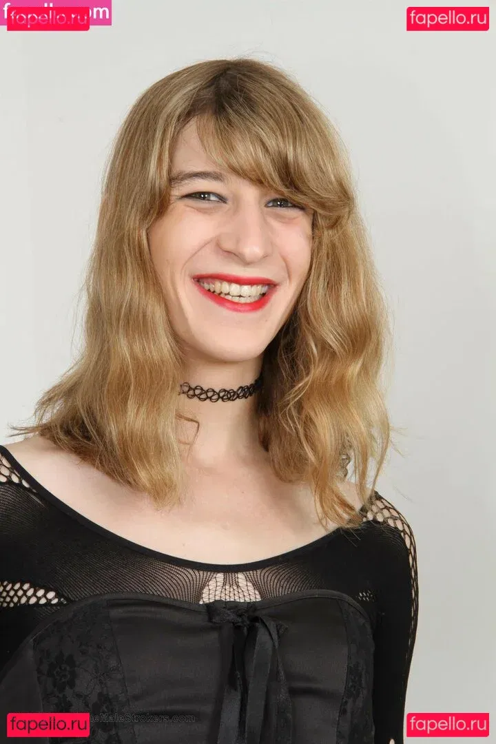 April Gillespie Onlyfans Photo Gallery 