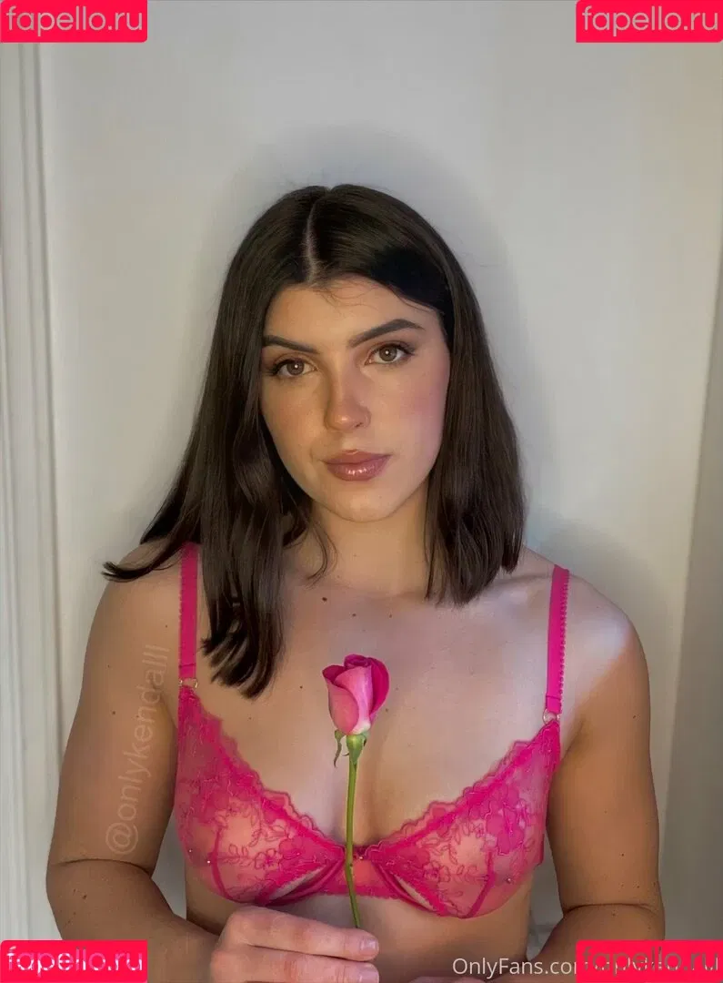 averywestvip Onlyfans Photo Gallery 