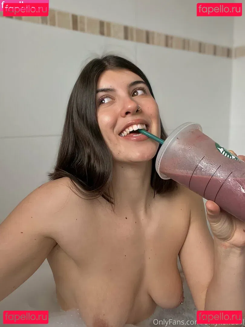 averywestvip Onlyfans Photo Gallery 