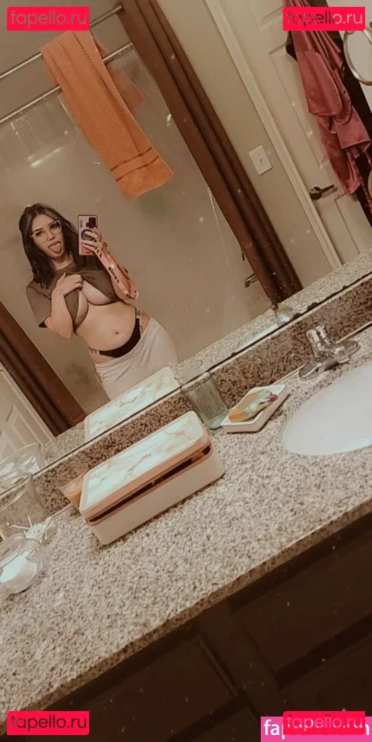 qtlux Onlyfans Photo Gallery 