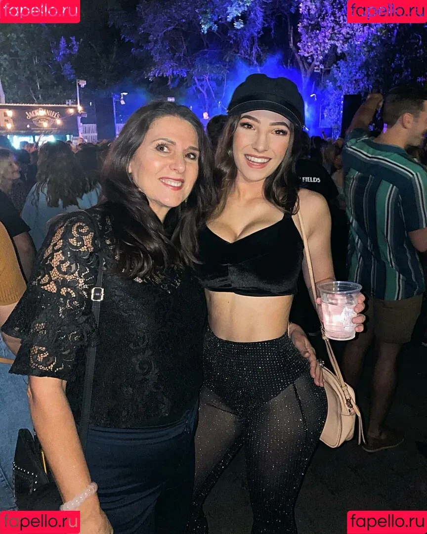 Molly Shield Onlyfans Photo Gallery 