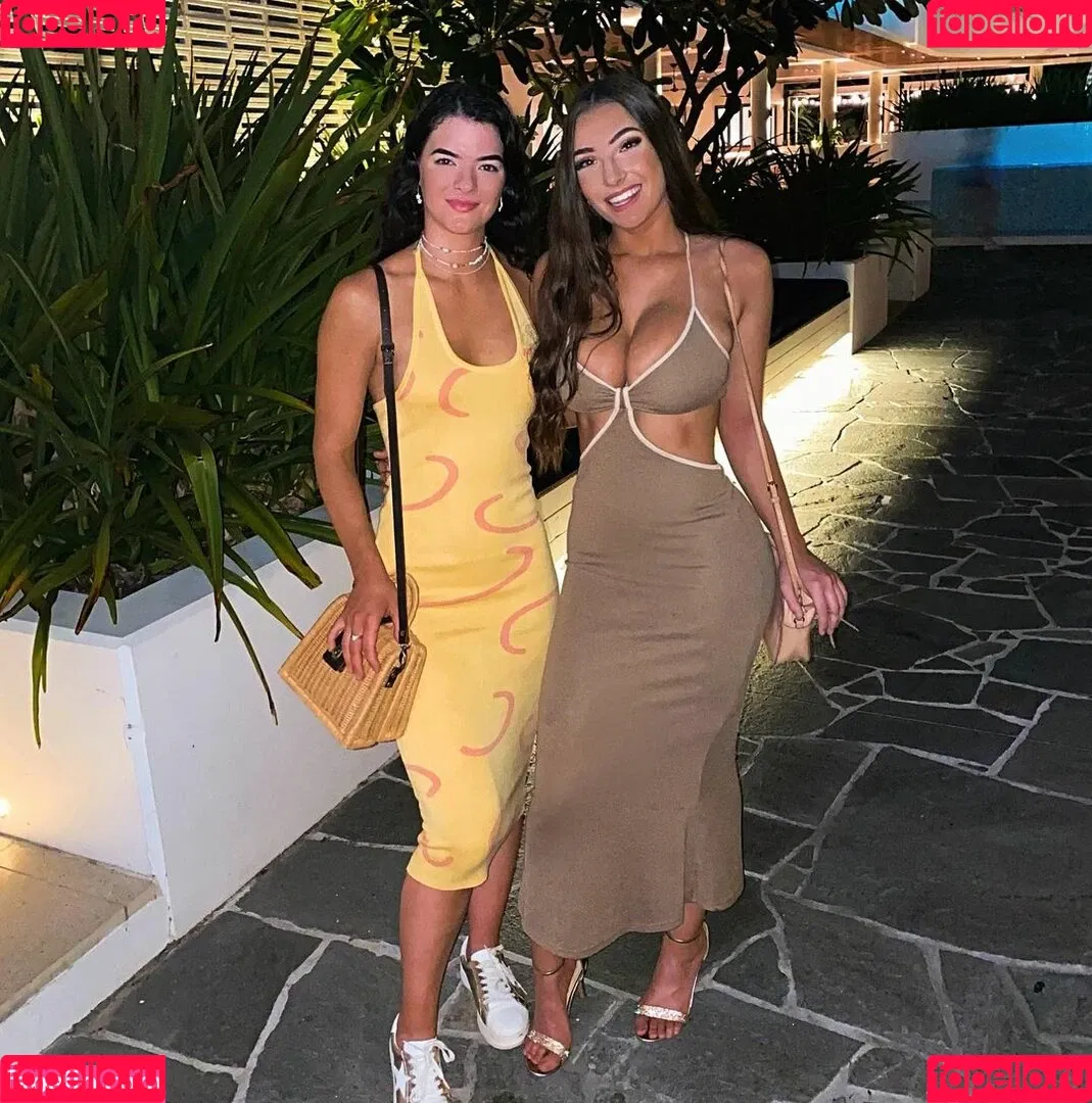 Molly Shield Onlyfans Photo Gallery 