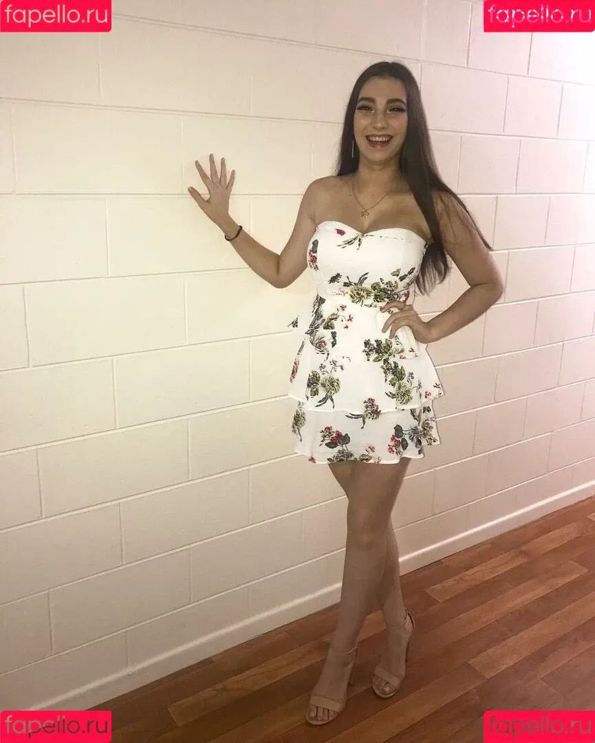 Molly Shield Onlyfans Photo Gallery 