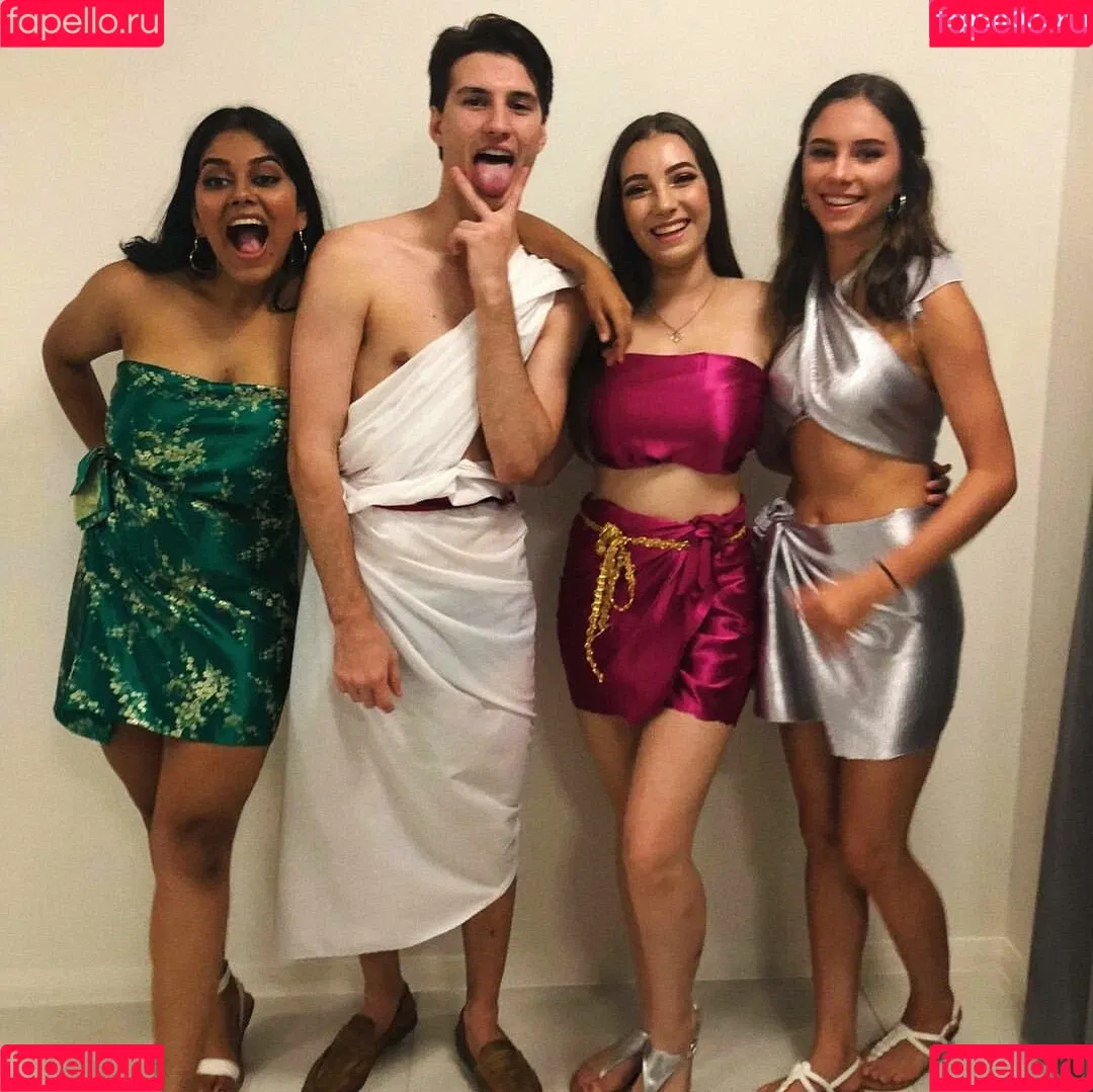 Molly Shield Onlyfans Photo Gallery 